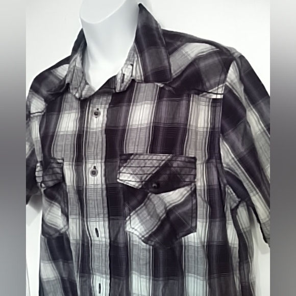 🛍️ BUNDLE ONLY 🛍️NO BOUNDARIES MENS PURPLE/WHITE BUTTON DOWN SHIRT - Picture 2 of 5